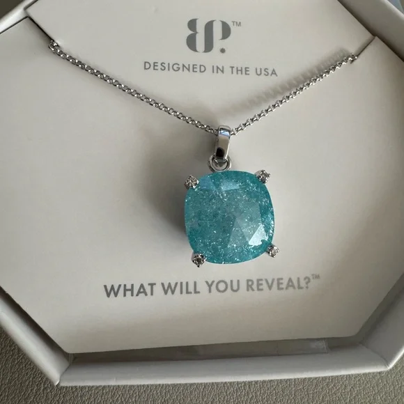 Silver Lining of You Necklace 💎❄️ - Picture 2 of 4